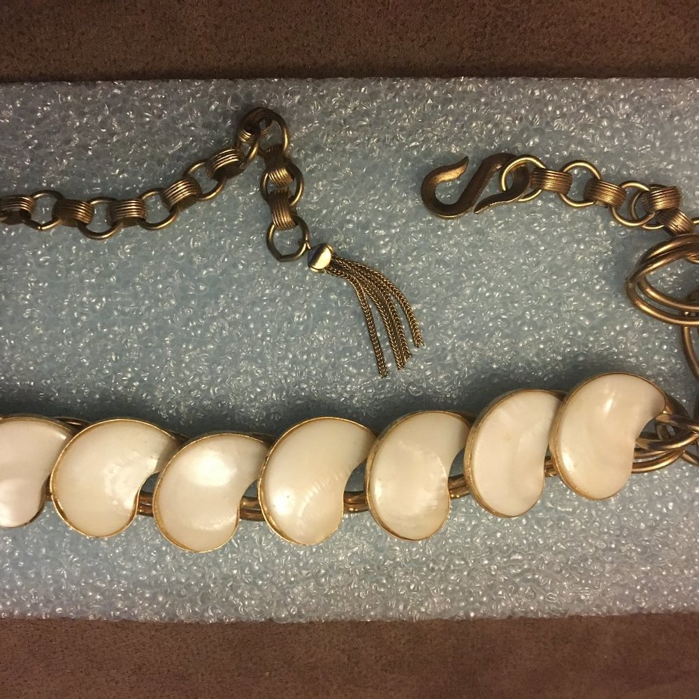 Mother of Pearl Choker, Crescent Moon shape